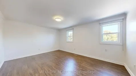 68 Large Crescent Ajax ON L1T 2T1