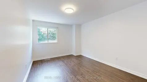 68 Large Crescent Ajax ON L1T 2T1