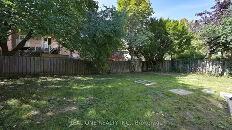 68 Large Crescent Ajax ON L1T 2T1