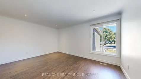 68 Large Crescent Ajax ON L1T 2T1