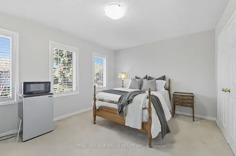 98 Hoile Drive Ajax ON L1Z 1N4