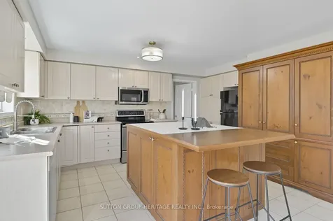 98 Hoile Drive Ajax ON L1Z 1N4