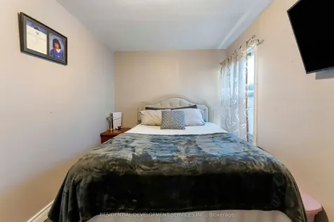 4 Nelson Avenue Ajax ON L1S 1Z3