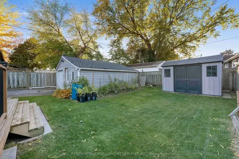 4 Nelson Avenue Ajax ON L1S 1Z3