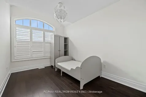 7 Quarrie Lane Ajax ON L1T 0N1