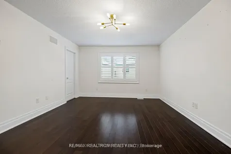 7 Quarrie Lane Ajax ON L1T 0N1