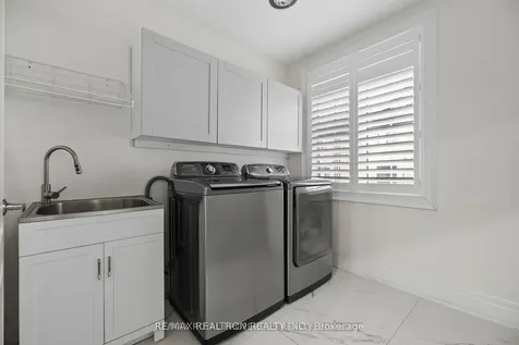 7 Quarrie Lane Ajax ON L1T 0N1