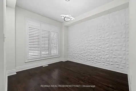 7 Quarrie Lane Ajax ON L1T 0N1