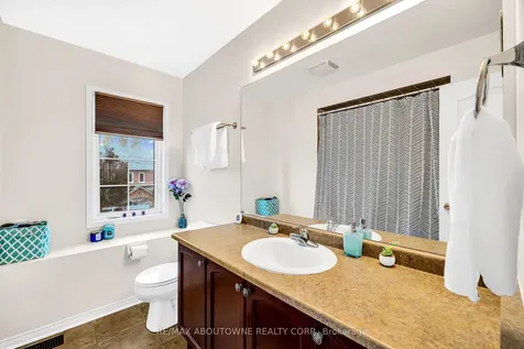 303 Porte Road Ajax ON L1S 0A4