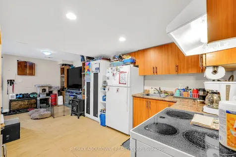 303 Porte Road Ajax ON L1S 0A4