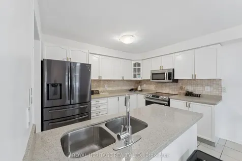 40 Mcnicol Crescent Ajax ON L1Z 1Y8