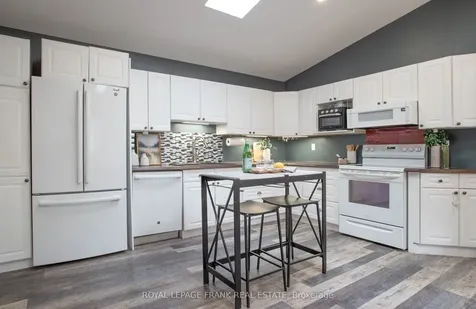 35 Dale Park Drive Clarington ON L1E 2Z4