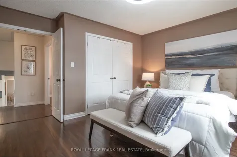 35 Dale Park Drive Clarington ON L1E 2Z4