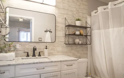 35 Dale Park Drive Clarington ON L1E 2Z4