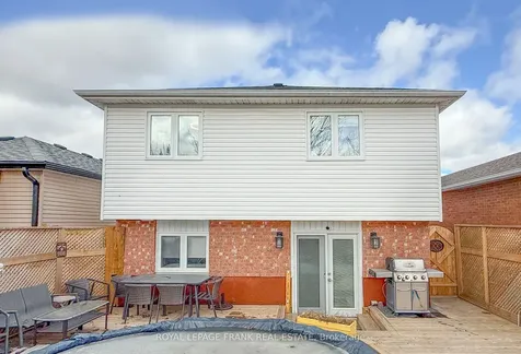 35 Dale Park Drive Clarington ON L1E 2Z4