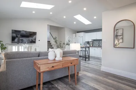 35 Dale Park Drive Clarington ON L1E 2Z4