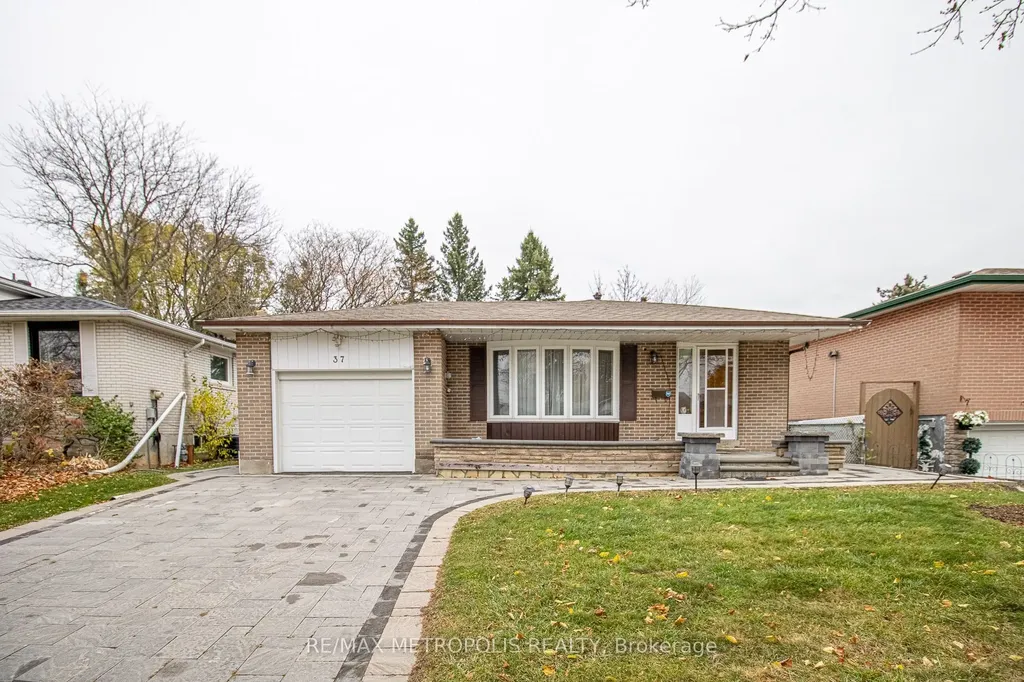 37 Albacore Crescent Toronto ON M1H 2L2