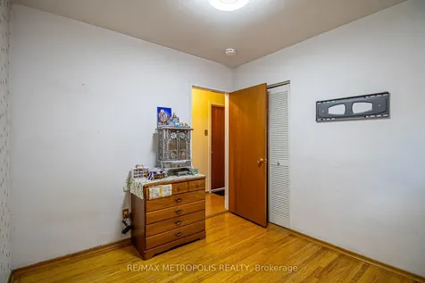 37 Albacore Crescent Toronto ON M1H 2L2