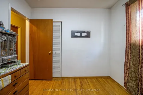 37 Albacore Crescent Toronto ON M1H 2L2