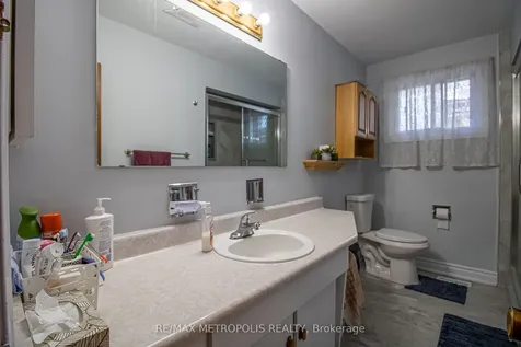 37 Albacore Crescent Toronto ON M1H 2L2