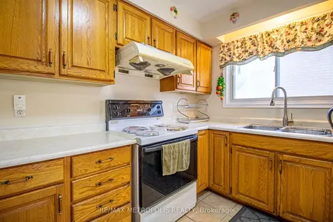 37 Albacore Crescent Toronto ON M1H 2L2