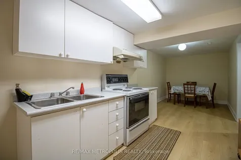 37 Albacore Crescent Toronto ON M1H 2L2