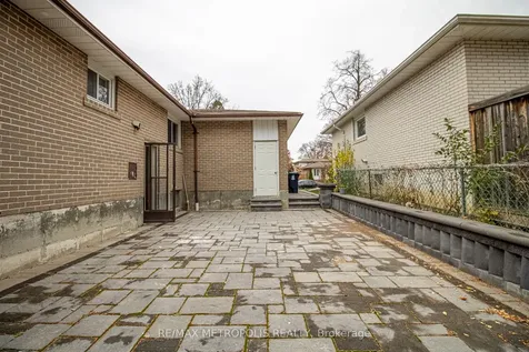 37 Albacore Crescent Toronto ON M1H 2L2