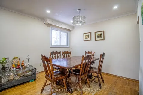 37 Albacore Crescent Toronto ON M1H 2L2