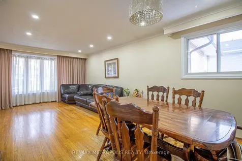 37 Albacore Crescent Toronto ON M1H 2L2
