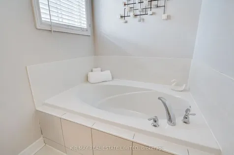 72 Sherrington Drive Scugog ON L9L 2E7