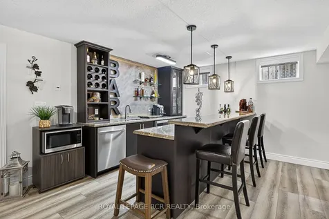 21 Corvinelli Drive Whitby ON L1M 0G7