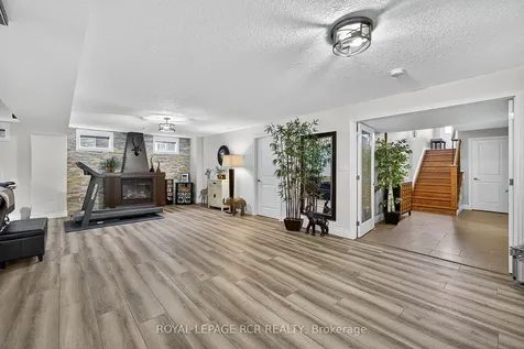21 Corvinelli Drive Whitby ON L1M 0G7