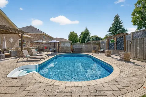 21 Corvinelli Drive Whitby ON L1M 0G7