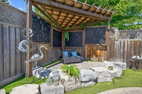 21 Corvinelli Drive Whitby ON L1M 0G7