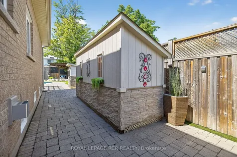 21 Corvinelli Drive Whitby ON L1M 0G7