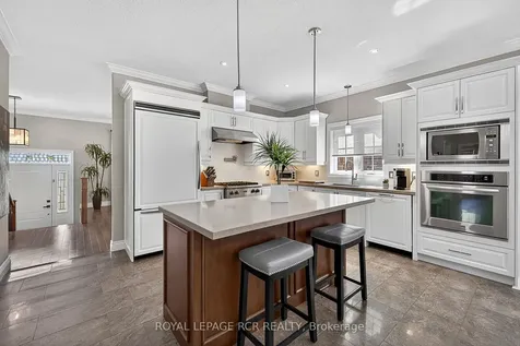 21 Corvinelli Drive Whitby ON L1M 0G7