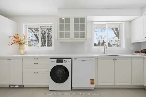 7 Snowhill Crescent Toronto ON M1S 3T4