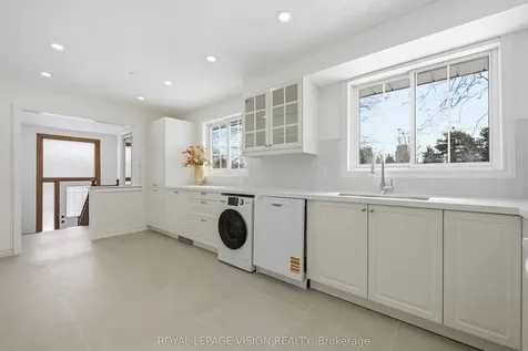 7 Snowhill Crescent Toronto ON M1S 3T4