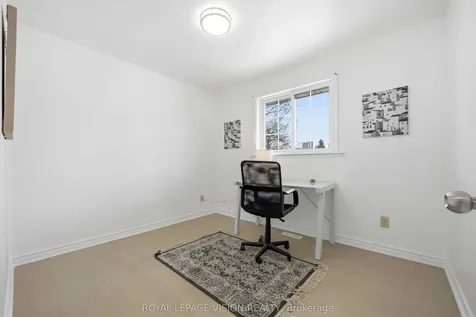 7 Snowhill Crescent Toronto ON M1S 3T4