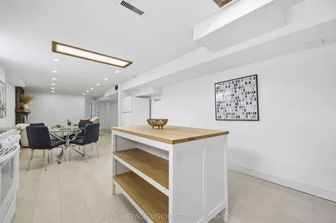 7 Snowhill Crescent Toronto ON M1S 3T4