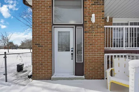 7 Snowhill Crescent Toronto ON M1S 3T4