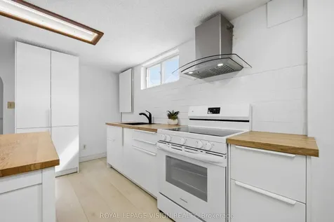 7 Snowhill Crescent Toronto ON M1S 3T4