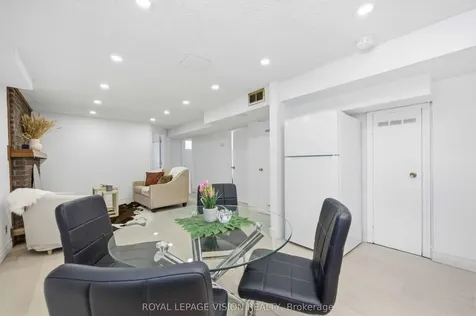 7 Snowhill Crescent Toronto ON M1S 3T4