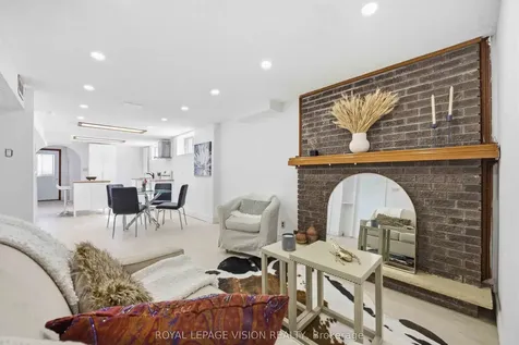 7 Snowhill Crescent Toronto ON M1S 3T4