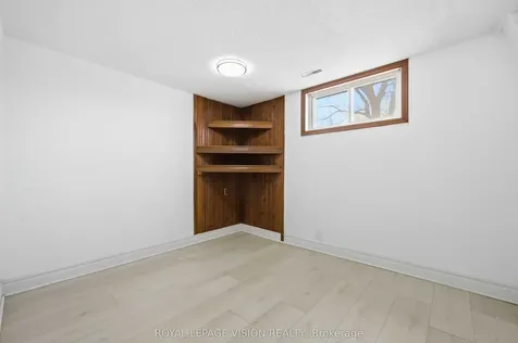 7 Snowhill Crescent Toronto ON M1S 3T4