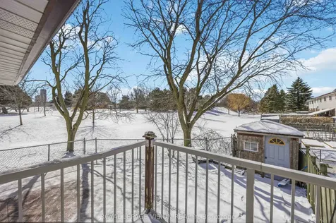 7 Snowhill Crescent Toronto ON M1S 3T4