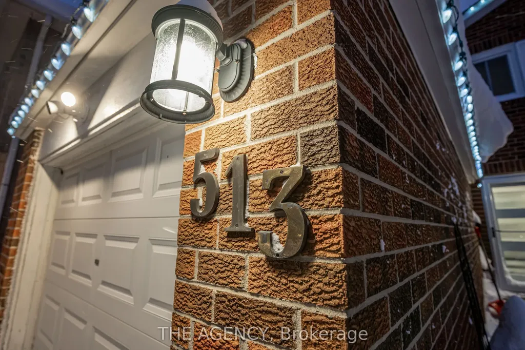 513 Alder Court Pickering ON L1V 4T2