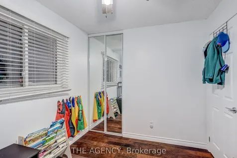 513 Alder Court Pickering ON L1V 4T2