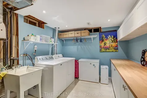 513 Alder Court Pickering ON L1V 4T2