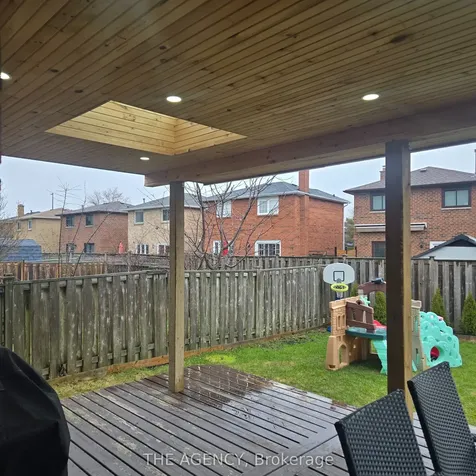 513 Alder Court Pickering ON L1V 4T2